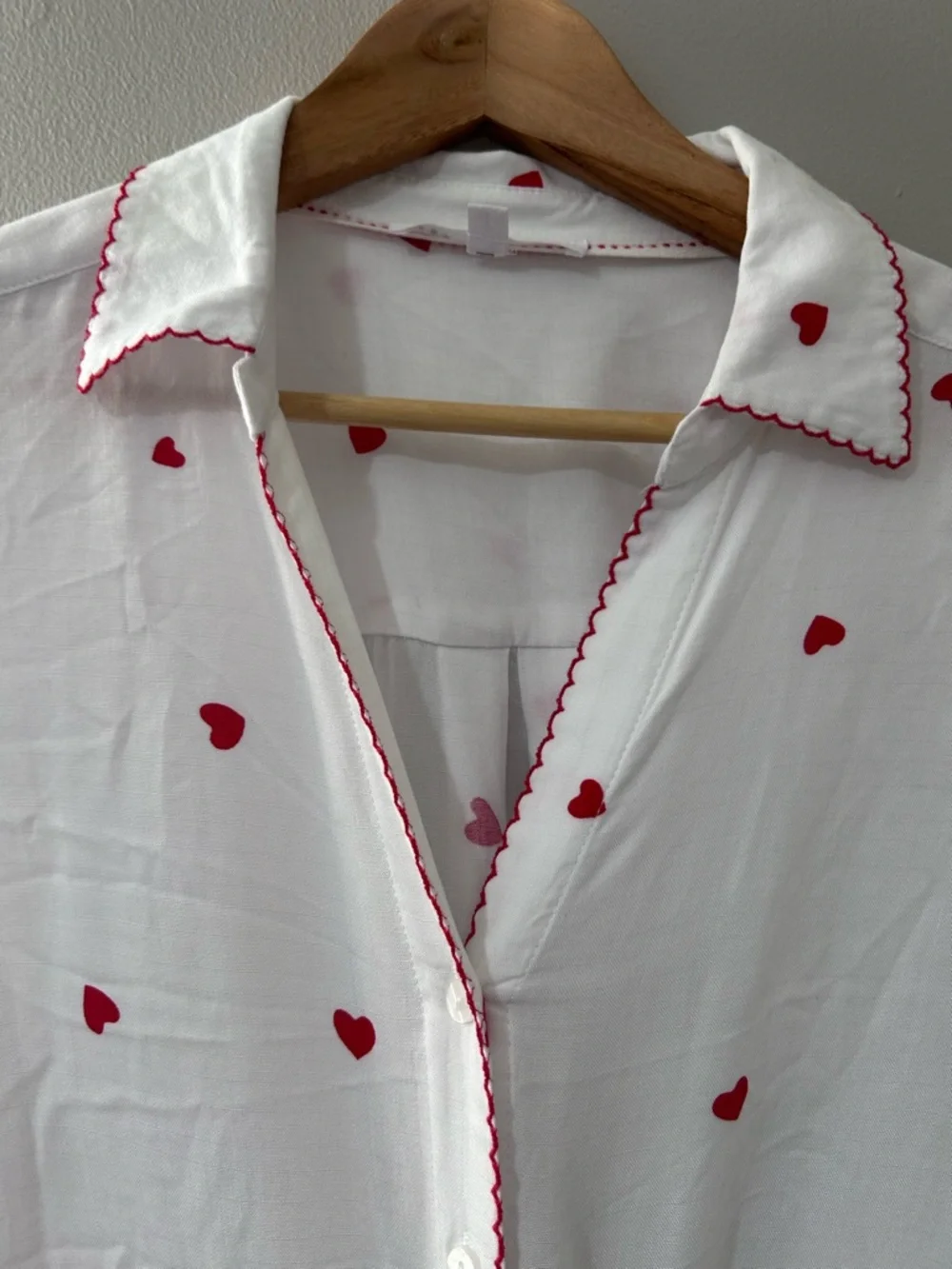 Jane + Delancey Allie Top, white button-down Heart Print Blouse. M - Picture 12 of 12